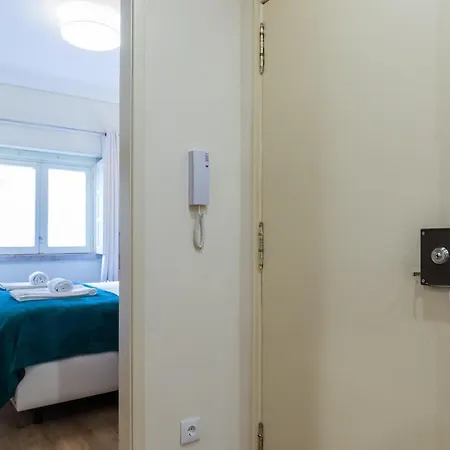 Portucale ! 3 Bedroom With Private Terrace Apartment Lisbon